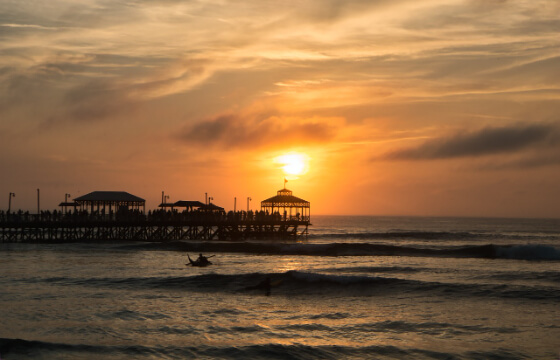 Surf at Hanchaco spot, Perú