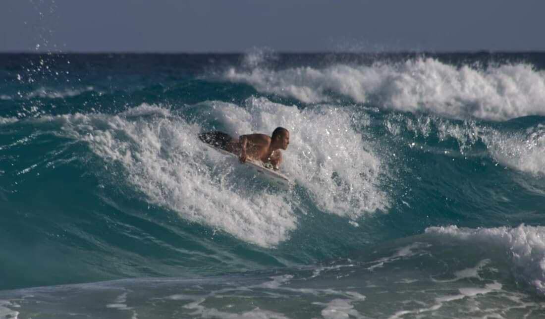 surfing fun Waves in Cancun