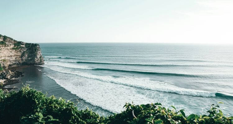 dry season waves in Uluwatu Bali